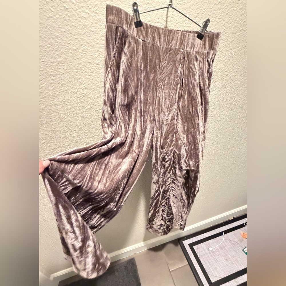 Cozy Velvet High Waisted Wide-Leg Pants with Pockets
